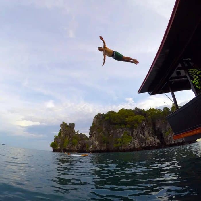 Sunset cruise diving